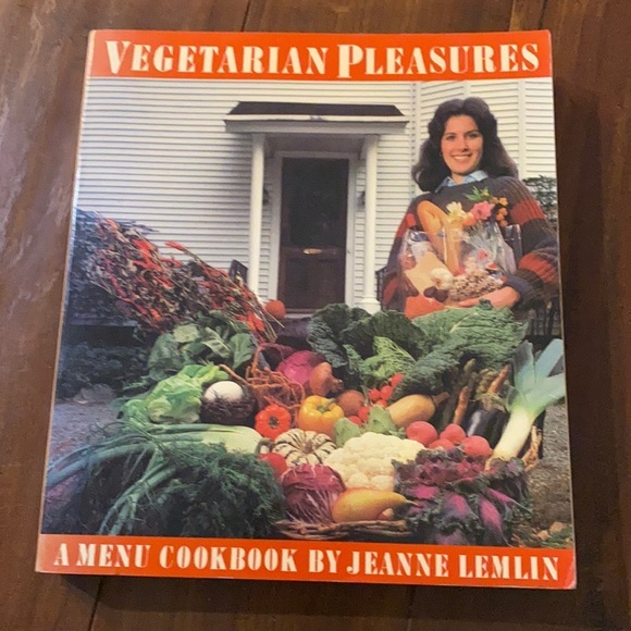 Lemlin  Vegetarian Pleasures: A Menu Cookbook - Picture 1 of 8